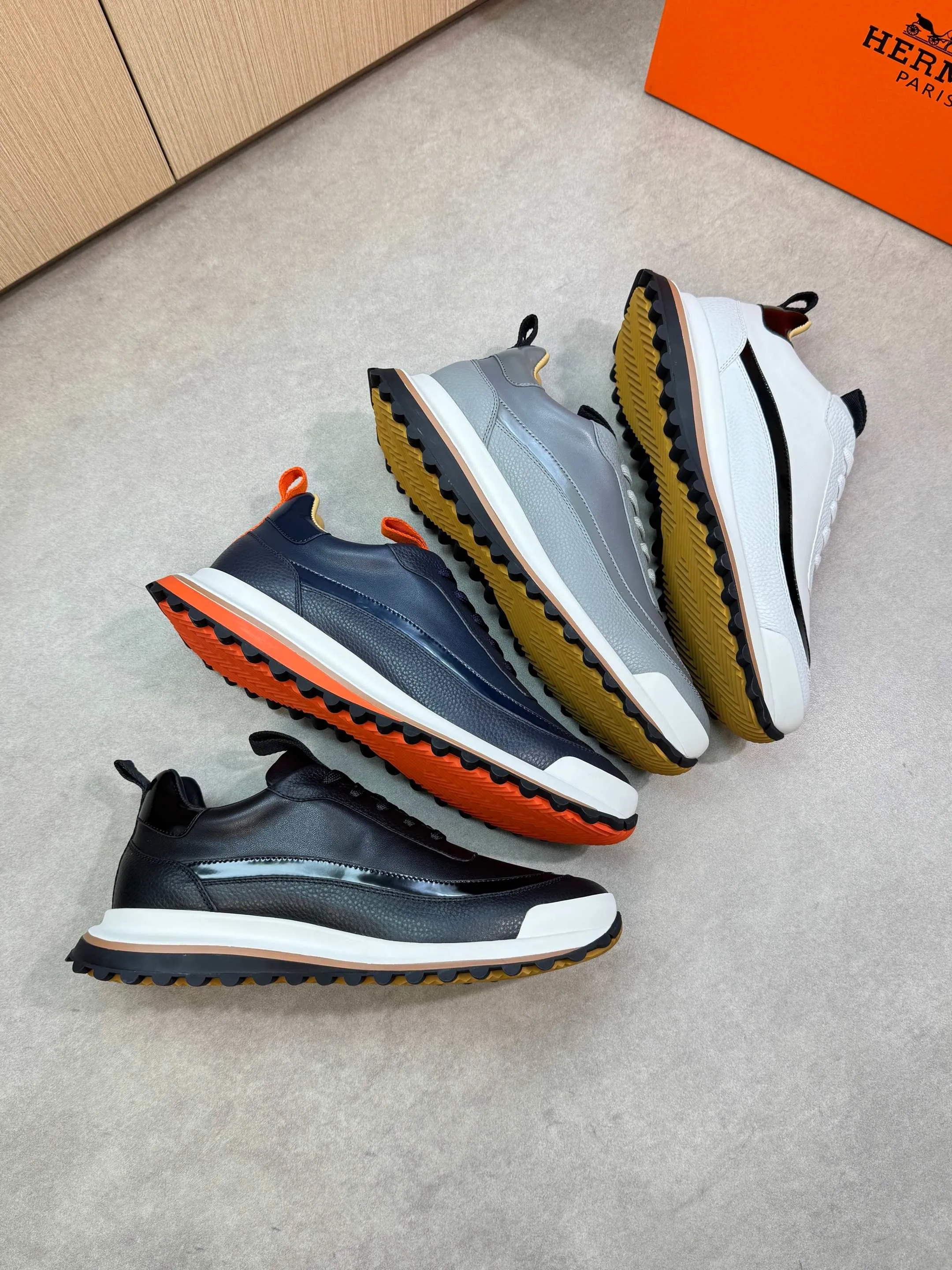 Men's shoes 💰800 [HERMES] Hermès - High-end quality original order·Casual sports shoes - Upper: 🔝 pebbled calfskin, Nappa calfskin, shoe body sewn with contrasting edge color, tongue, heel, brand logo webbing - Inner: water-dyed cowhide - Outsole: ultra-light T men's shoes 💰R·Rubber; two-color molded outsole -Ultra-high quality control·Fine workmanship: highlighted (high-end·nobility·grade) -Size: 39-44 (38, 45, can be customized)·H0118